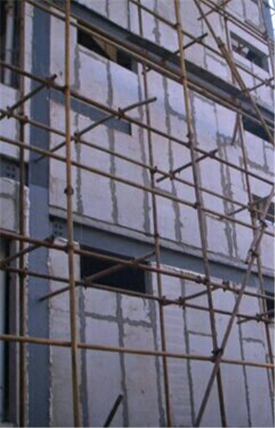 鋼結構配裝式建筑外墻板安裝